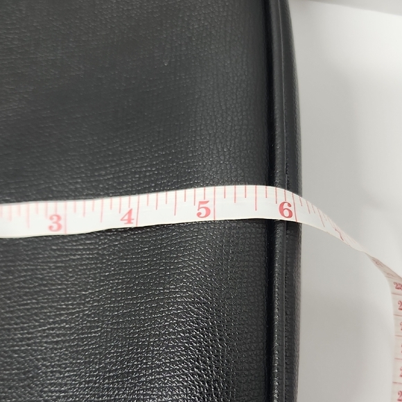 Karl Lagerfeld Black Camera Bag - Iconic Chopette Cat Guitar Strap Bag NWOT - Picture 14 of 16